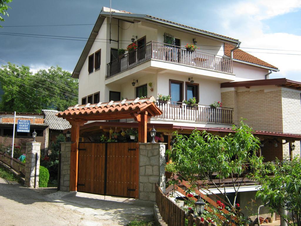Risto'S Guest House Elshani Екстериор снимка