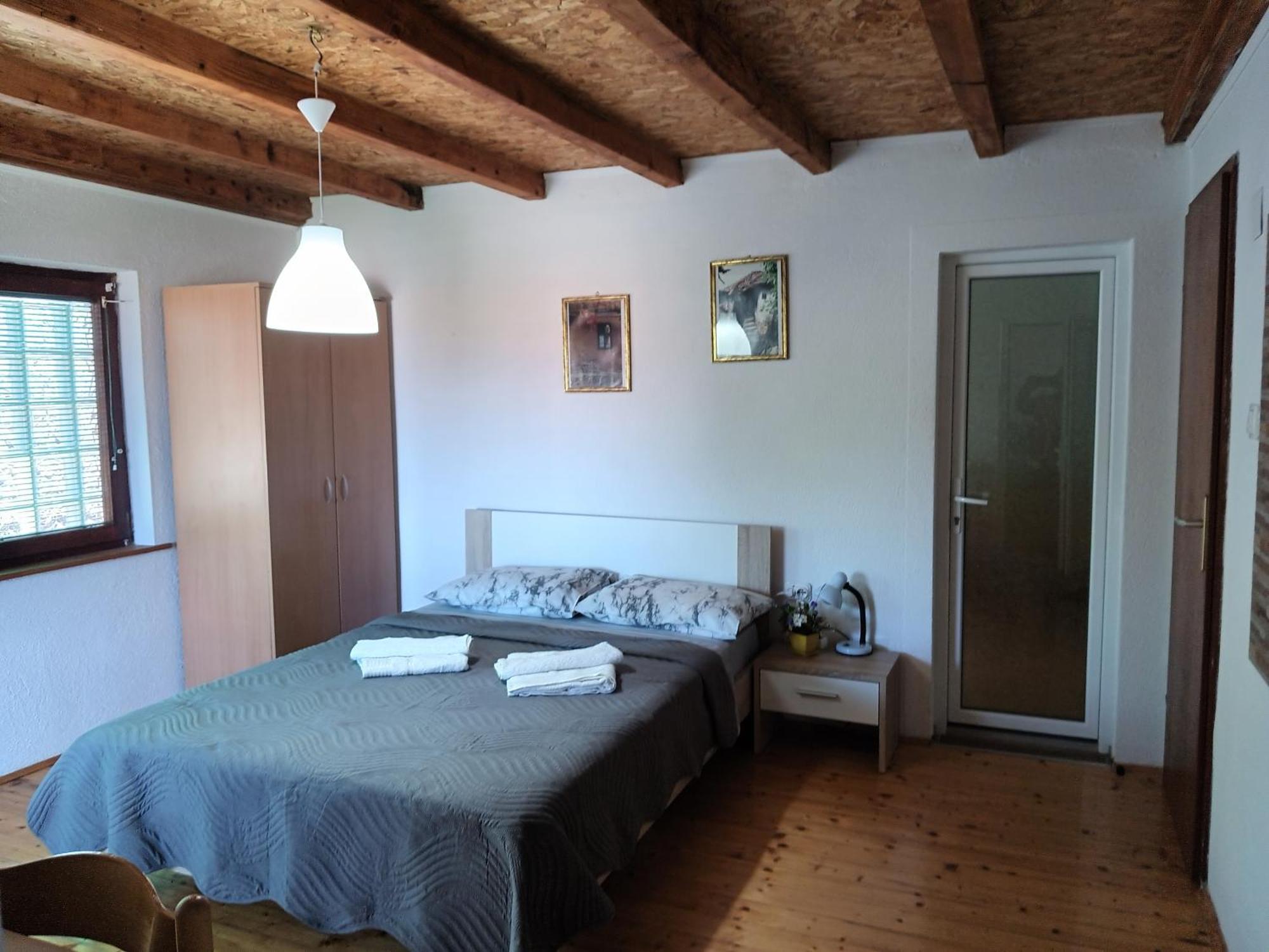 Risto'S Guest House Elshani Екстериор снимка