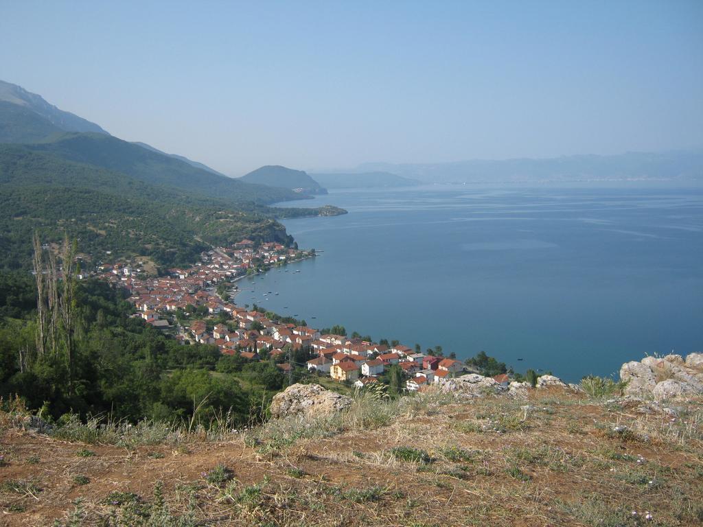 Risto'S Guest House Elshani Екстериор снимка